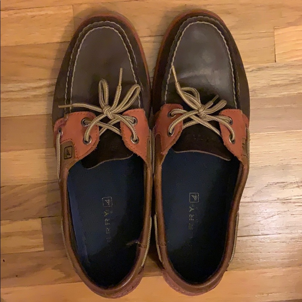 Brown sperrys. Size 10. Great condition.